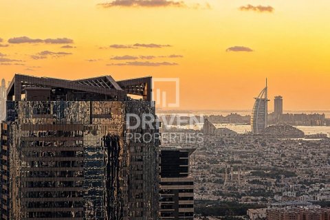Квартира с 2 спальнями в Paramount Tower Hotel & Residences, ОАЭ №202632 21