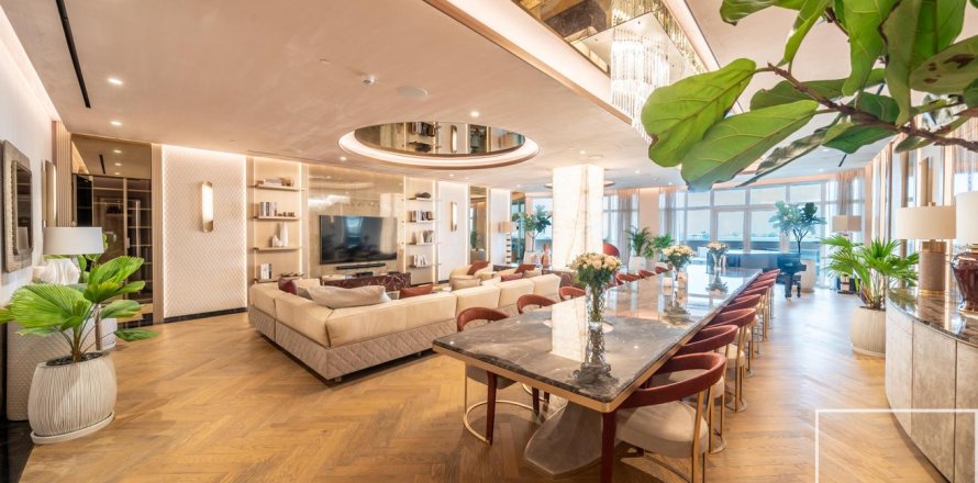 Квартира с 3 спальнями в The Crescent, ОАЭ №136759