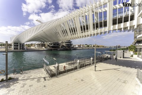 4 bedrooms Duplex in Dubai, UAE No. 143340 21