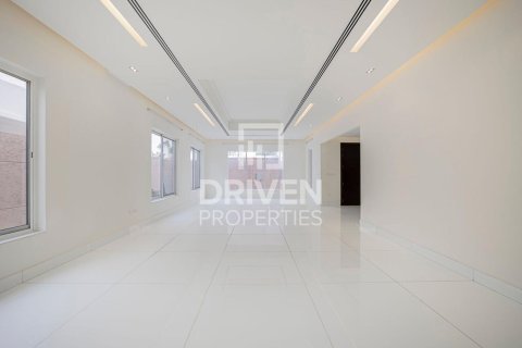 Вилла с 7 спальнями в Umm Suqeim 3, ОАЭ №138679 16