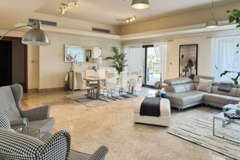 4 bedrooms Apartment  No. 115645 4