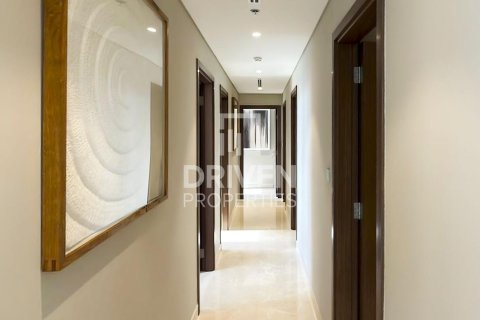 Apartment de 3 dormitorios en EMAAR Beachfront, UAE No. 202660 10