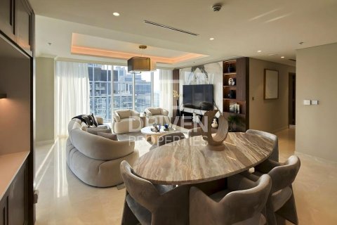 Apartment de 3 dormitorios en EMAAR Beachfront, UAE No. 202660 4