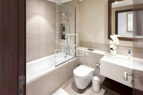 Apartment de 3 dormitorios en EMAAR Beachfront, UAE No. 202660 12