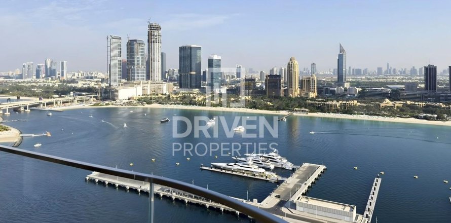 Apartment de 3 dormitorios en EMAAR Beachfront, UAE No. 202660
