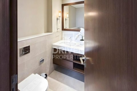 Apartment de 3 dormitorios en EMAAR Beachfront, UAE No. 202660 13