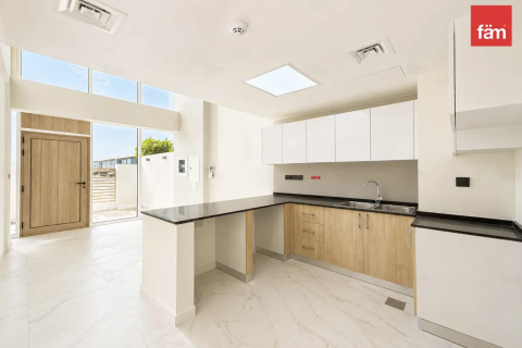 2 bedrooms Townhouse in Dubai, UAE No. 168865 5