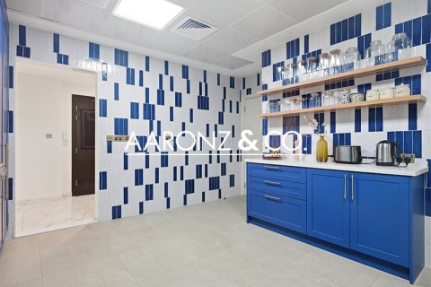 4 bedrooms Penthouse in Jumeirah Lake Towers, UAE No. 148479 19