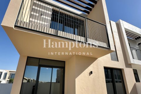 Villa de 4 dormitorios en Dubai South (Dubai World Central), UAE No. 143139