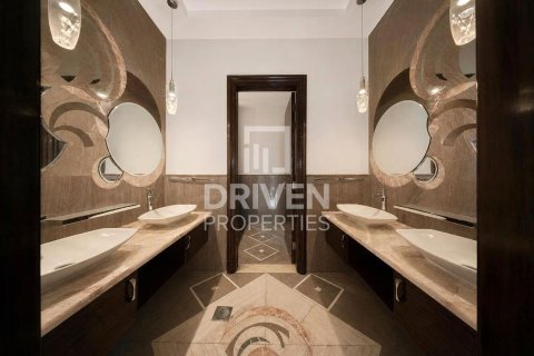 Villa de 1887.98m² à Emirates Hills, UAE No. 204663 21
