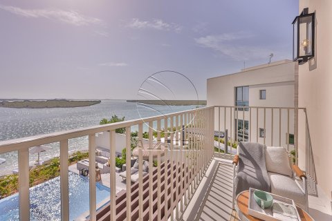 Villa de 4 dormitorios en Abu Dhabi, UAE No. 89950 18