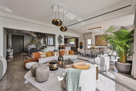 Villa de 4 dormitorios en Abu Dhabi, UAE No. 89950 17
