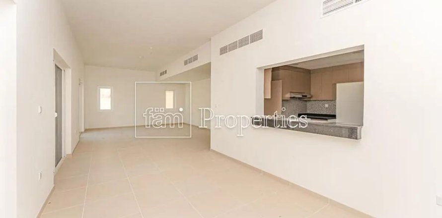 5 bedrooms Villa in Dubai, UAE No. 165062
