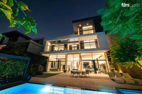 6 bedrooms Villa in Dubai, UAE No. 103969 2