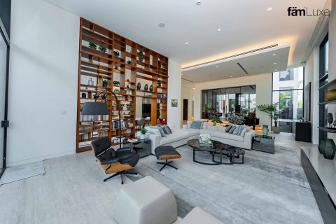 6 bedrooms Villa in Dubai, UAE No. 103969 3