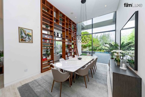 6 bedrooms Villa in Dubai, UAE No. 103969 4