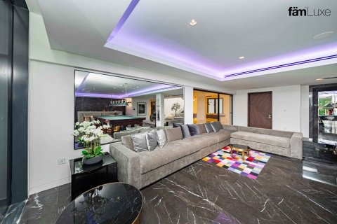 6 bedrooms Villa in Dubai, UAE No. 103969 23