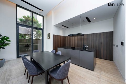 6 bedrooms Villa in Dubai, UAE No. 103969 15