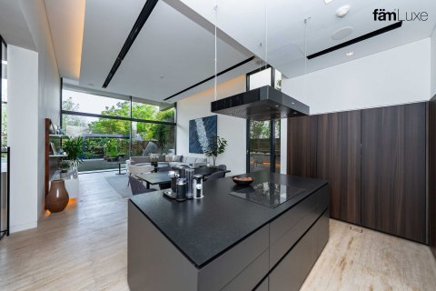 6 bedrooms Villa in Dubai, UAE No. 103969 20