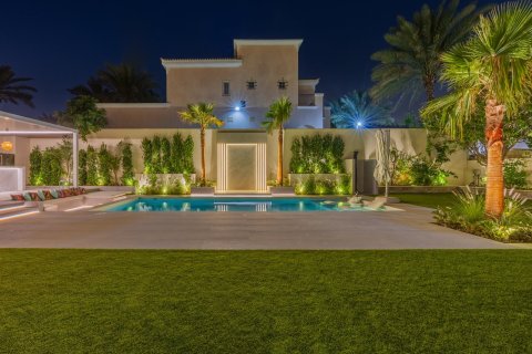 5 bedrooms Villa in Dubai, UAE No. 203521