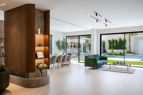 5 bedrooms Villa in Dubai, UAE No. 203521 13