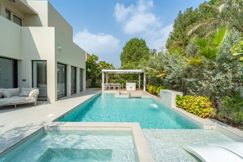 5 bedrooms Villa in Dubai, UAE No. 203520 20