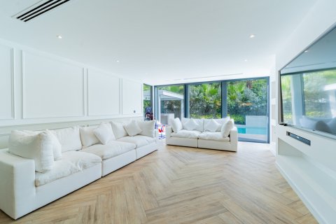 5 bedrooms Villa in Dubai, UAE No. 203520 3