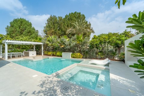 5 bedrooms Villa in Dubai, UAE No. 203520
