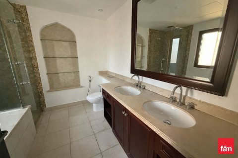 Appartement de 2 chambres à Old Town, UAE No. 140306 8