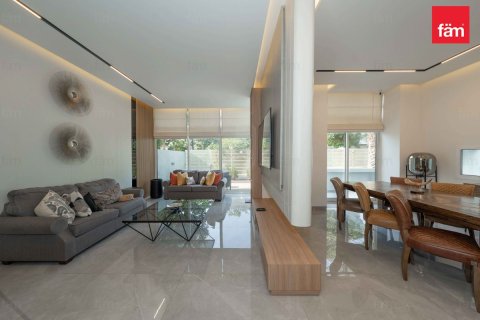 3 bedrooms Townhouse in Dubai, UAE No. 140309 12