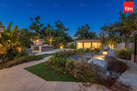 Villa de 2 chambres à Dubai, UAE No. 140310 3