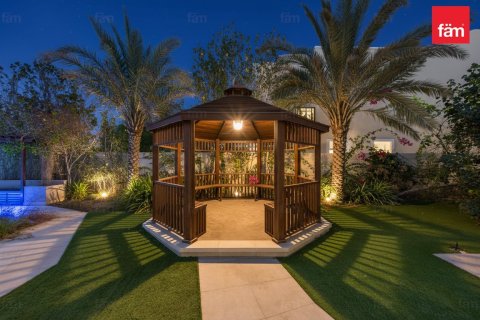 Villa de 2 chambres à Dubai, UAE No. 140310 4