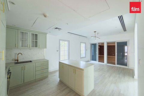 Villa de 2 chambres à Dubai, UAE No. 140310 11