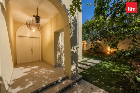 Villa de 2 chambres à Dubai, UAE No. 140310 24