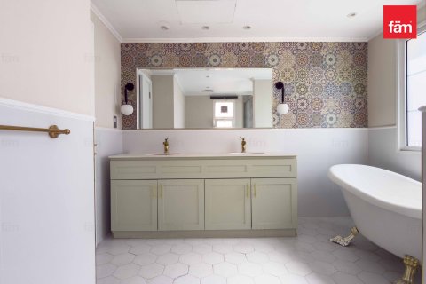 Villa de 2 chambres à Dubai, UAE No. 140310 16