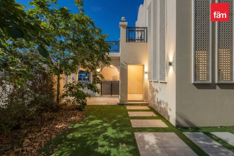Villa de 2 chambres à Dubai, UAE No. 140310 12