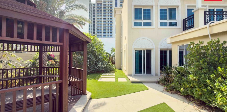 Villa de 2 chambres à Dubai, UAE No. 140310