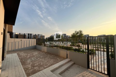 Villa de 4 dormitorios No. 129805 3