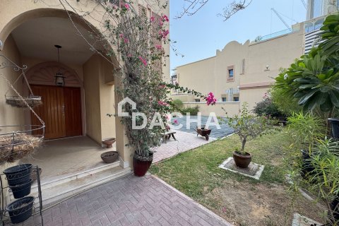 Вилла с 2 спальнями в Jumeirah Village Triangle, ОАЭ №187595 22