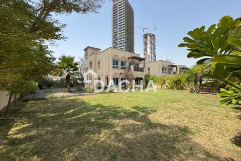 Вилла с 2 спальнями в Jumeirah Village Triangle, ОАЭ №187595