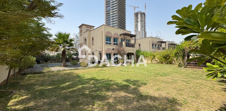 Вилла с 2 спальнями в Jumeirah Village Triangle, ОАЭ №187595