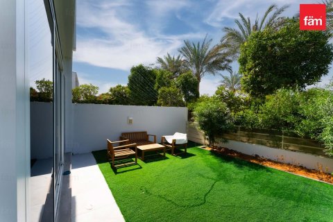 4 bedrooms Villa in Dubai, UAE No. 147784 3