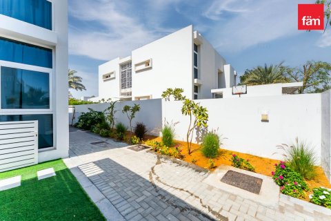 4 bedrooms Villa in Dubai, UAE No. 147784 27