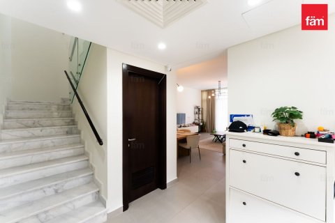 4 bedrooms Villa in Dubai, UAE No. 147784 15