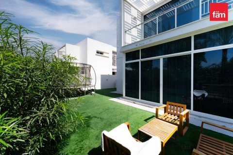 4 bedrooms Villa in Dubai, UAE No. 147784 10