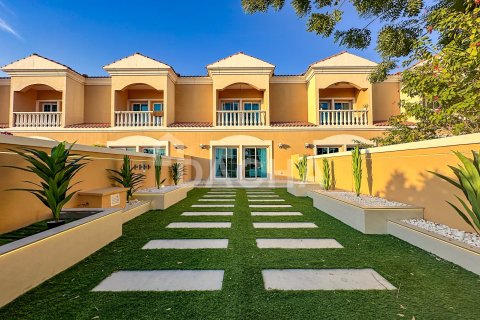 Townhouse de 2 dormitorios en Jumeirah Village Triangle, UAE No. 155367