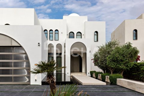 Вилла с 4 спальнями в Jumeirah Islands, ОАЭ №155372