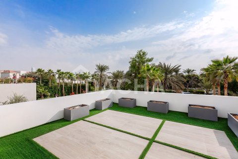 Вилла с 4 спальнями в Jumeirah Islands, ОАЭ №155372 4
