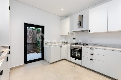 Вилла с 4 спальнями в Jumeirah Islands, ОАЭ №155368 22