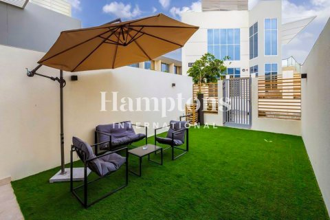 Villa de 2 dormitorios en Dubai Land, UAE No. 151519 13